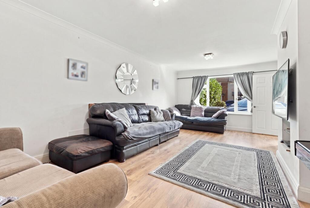 House in Ilford - More