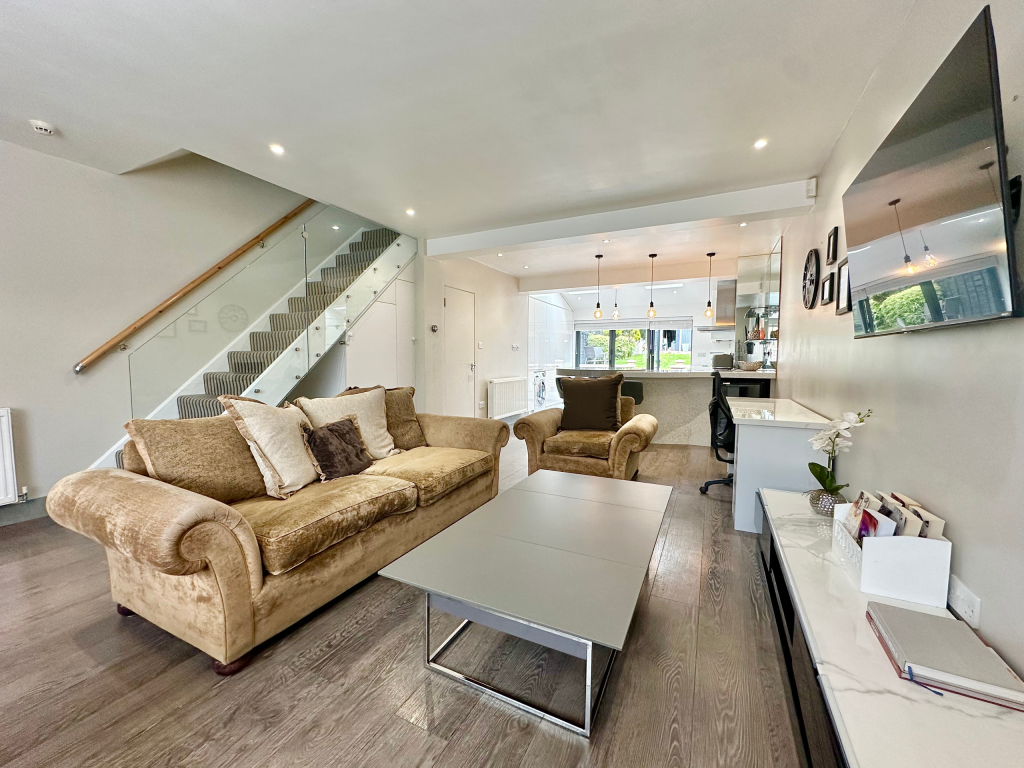 House in Watford - View 3