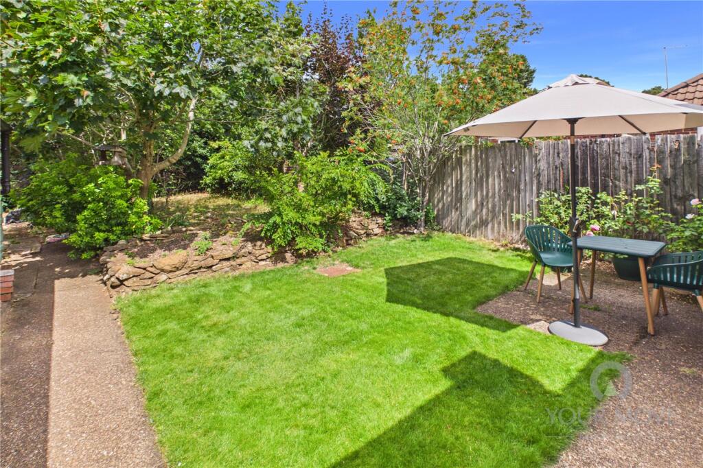 House in Northampton, Sunnyside, Kingsthorpe - More