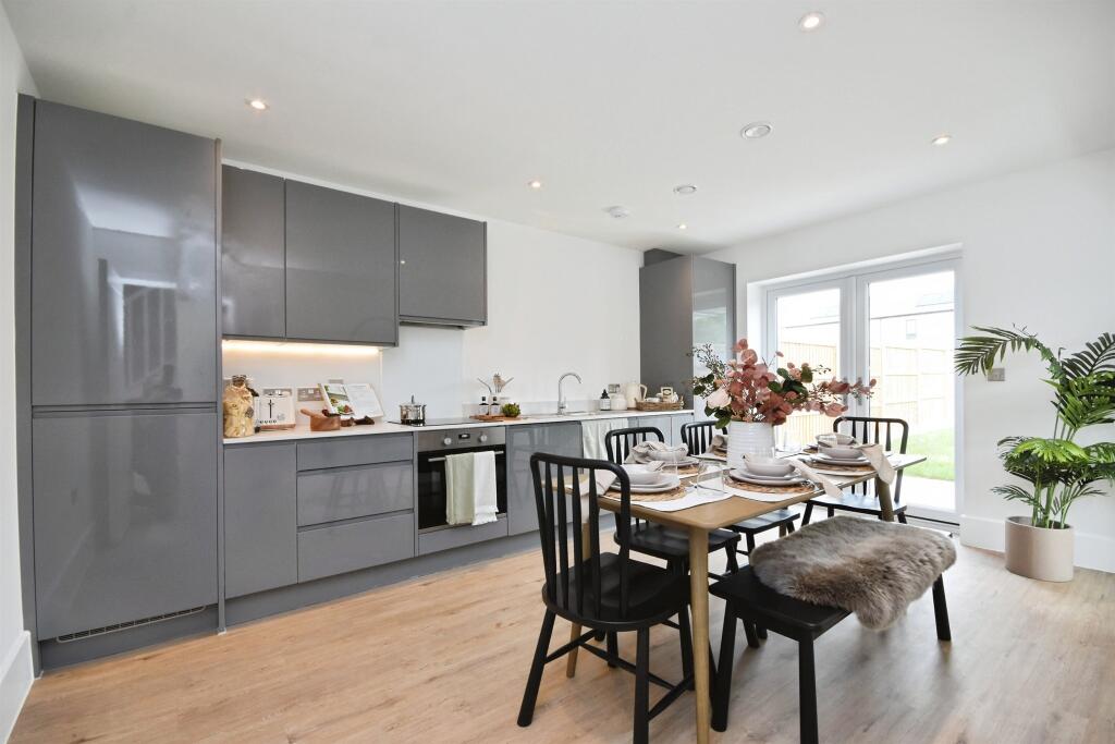 House in Basildon, Essex - View 5