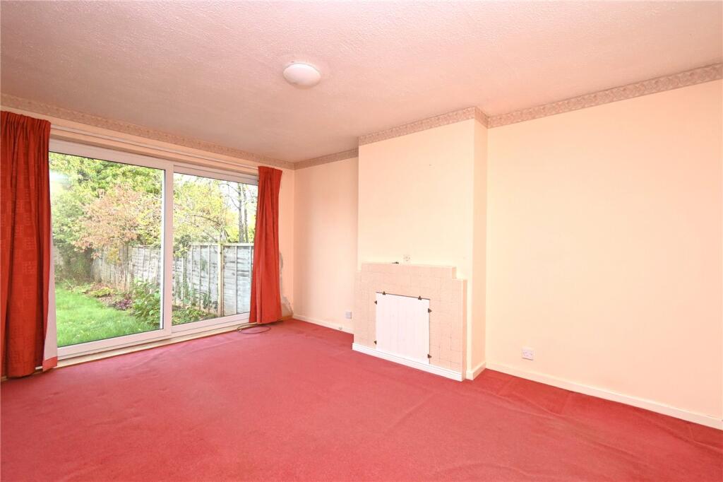 Denham Drive, Basingstoke, Hampshire, RG22 photo 3