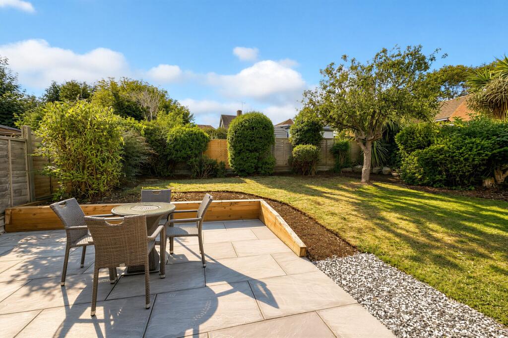 House in Worthing, West Sussex - View 2