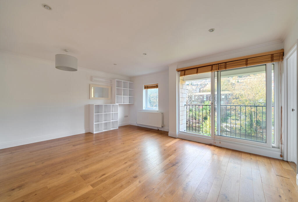 Apartment in Bath, Bathwick - View 2