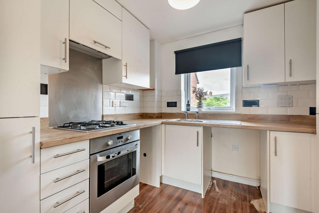 Foxtail Road, Waterlooville, PO7 7LF - View 2
