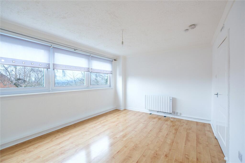 Strathmore Gardens, Rutherglen, Glasgow, G73 photo 3