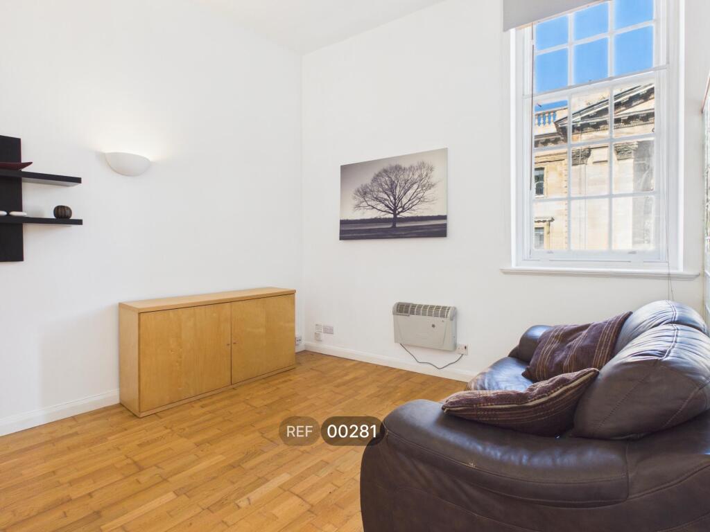Apartment in Hull - View 2