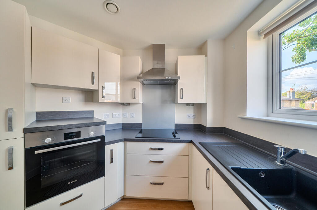 Apartment in Southampton - View 4