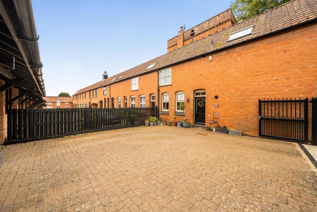 House in Leicester - View 2