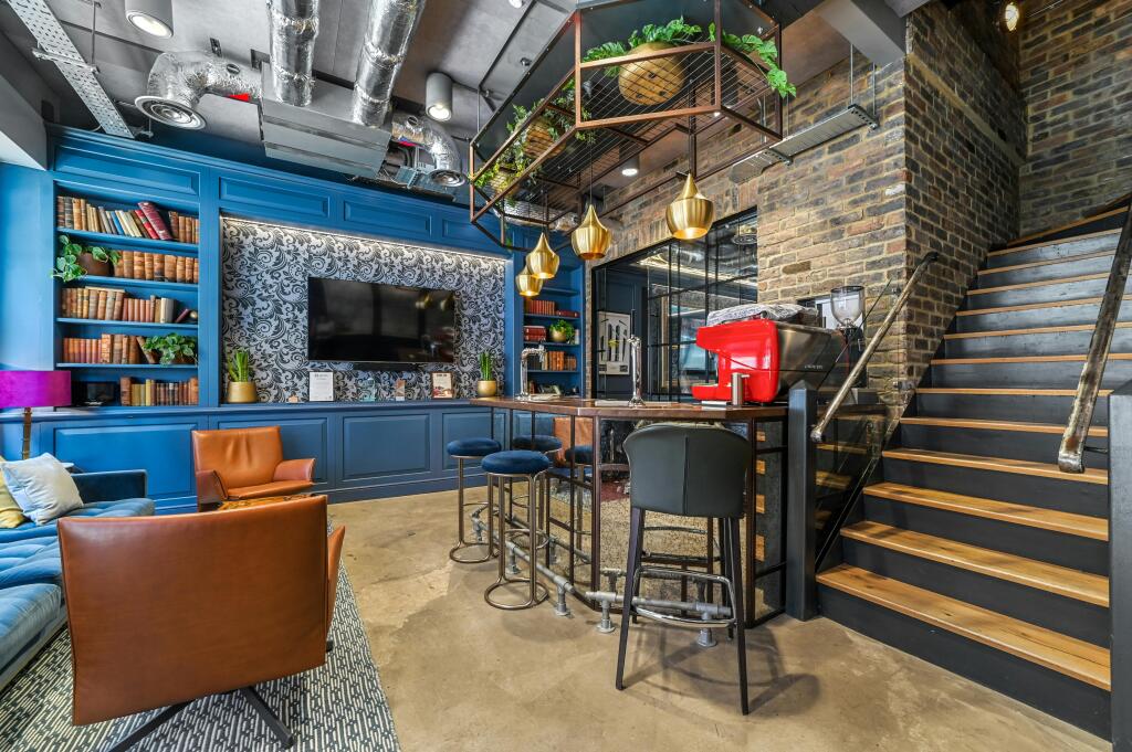MD-BERICOTE-8TottenhamMews-4.JPG