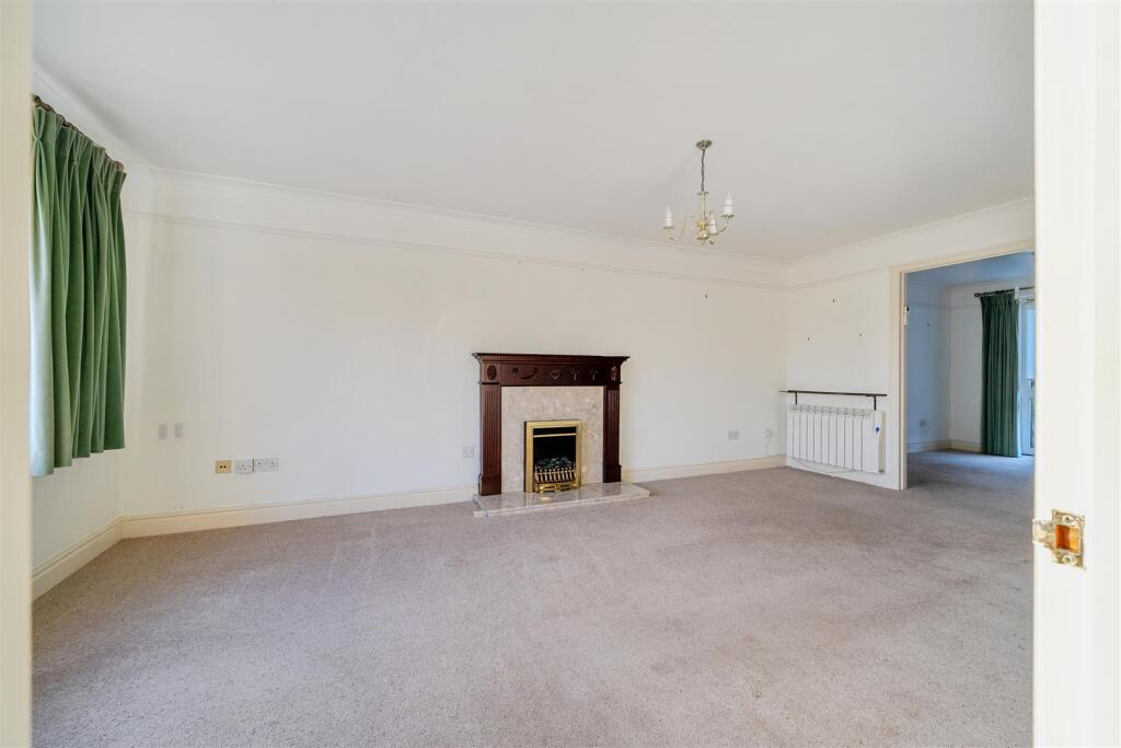 House in Reading - View 3