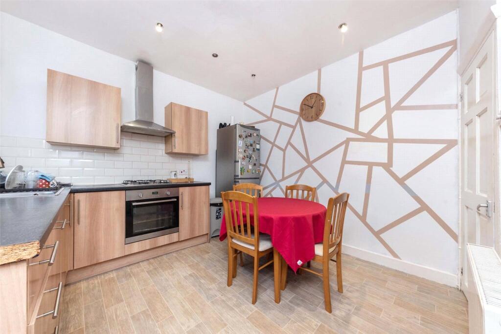 House in London, Mill Meads, West Ham - View 4