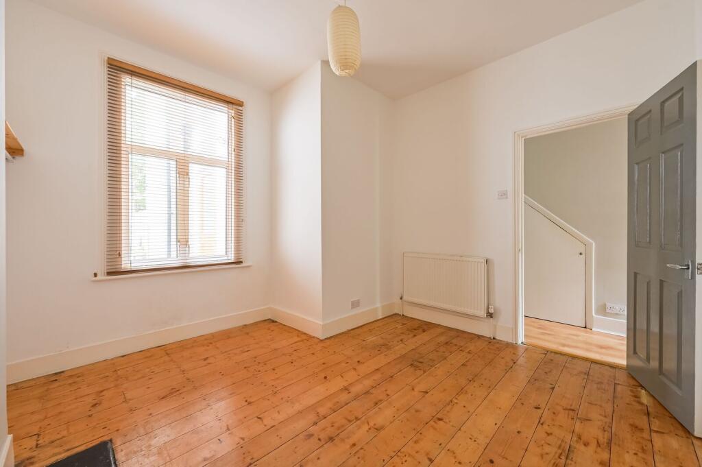 Apartment in London - More