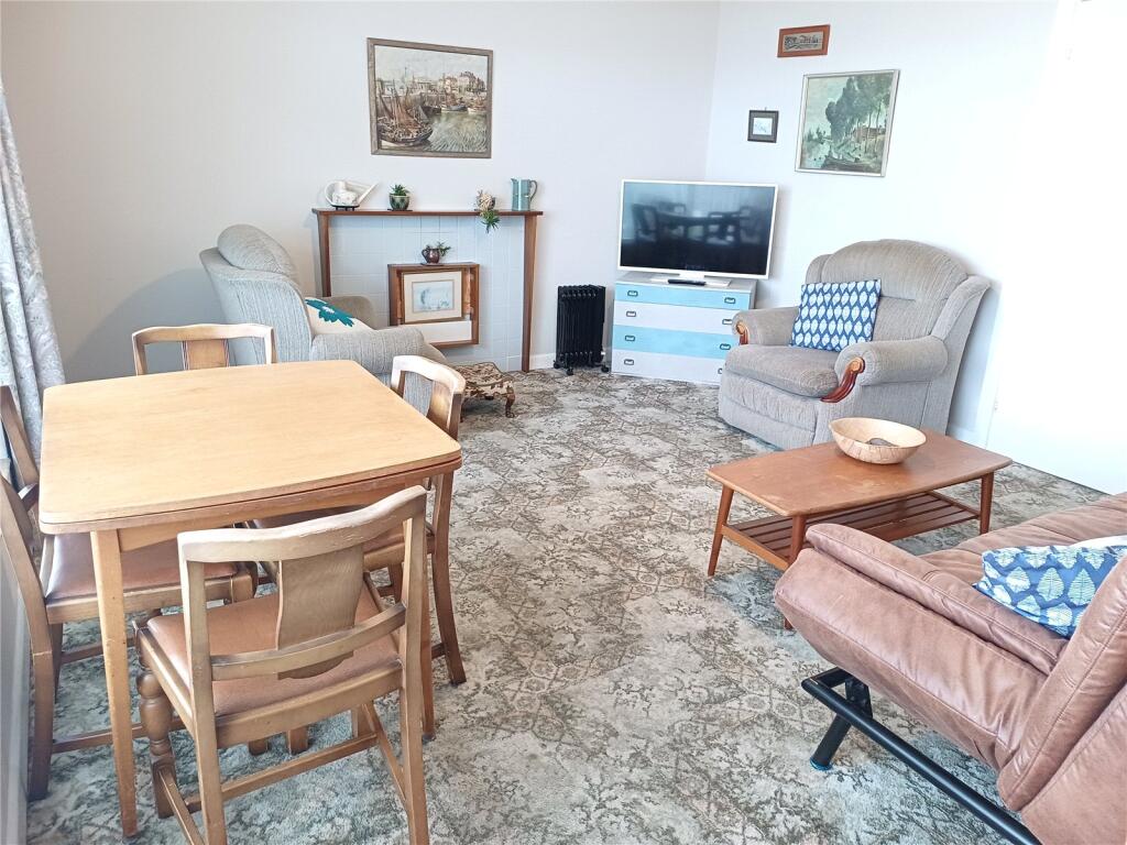 10, The Esplanade, West Bay, Bridport, DT6 photo 4