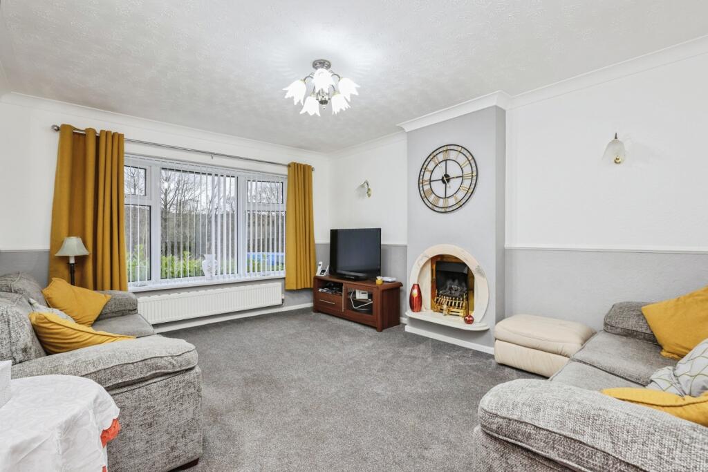 Priory Drive, Darwen, Lancashire, BB3 photo 3