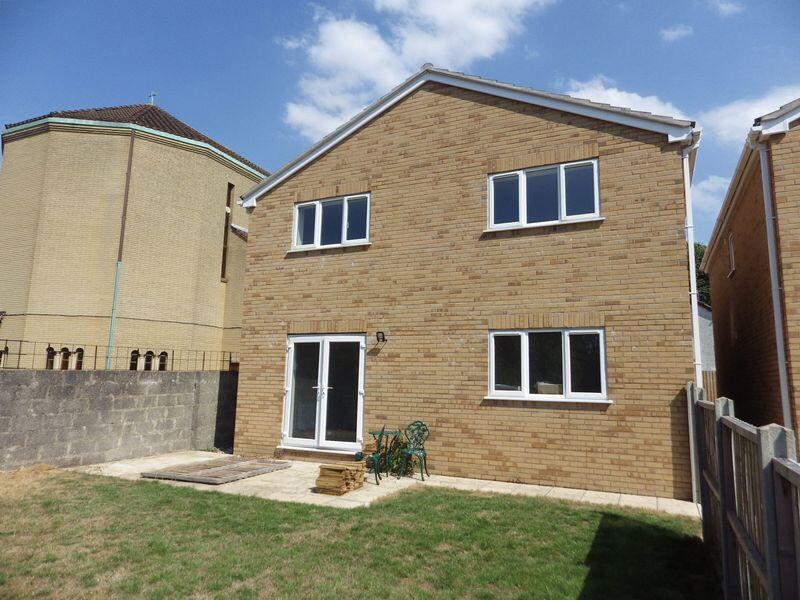 5 bedroom detached house for rent