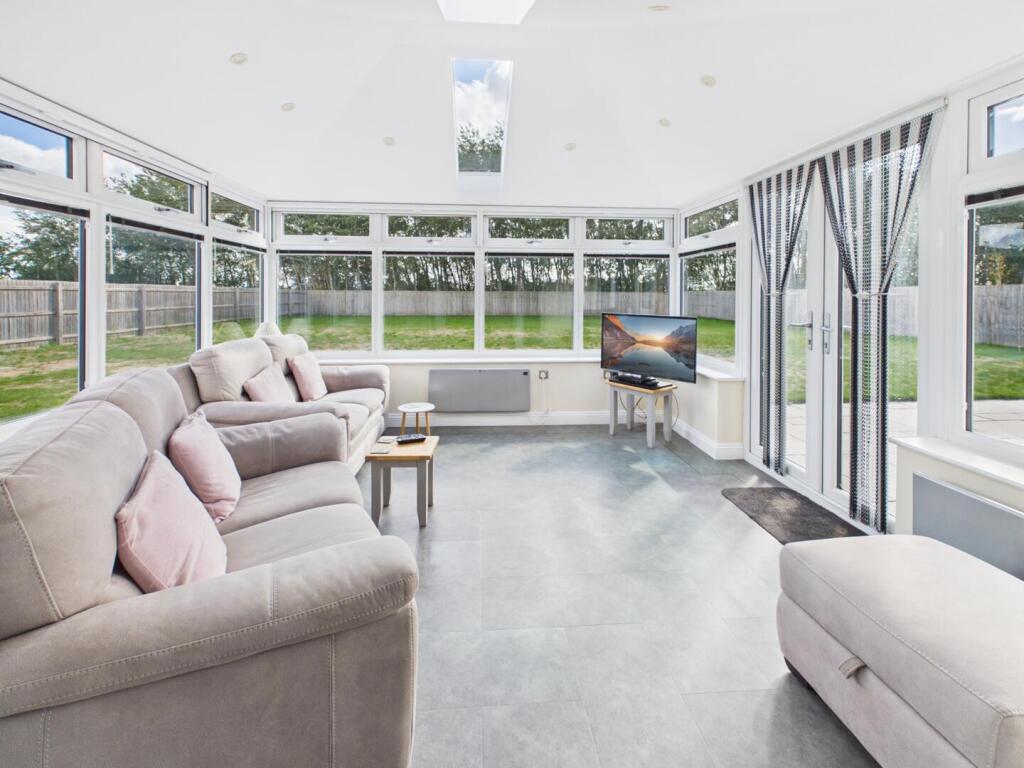 House in Lincoln - View 5