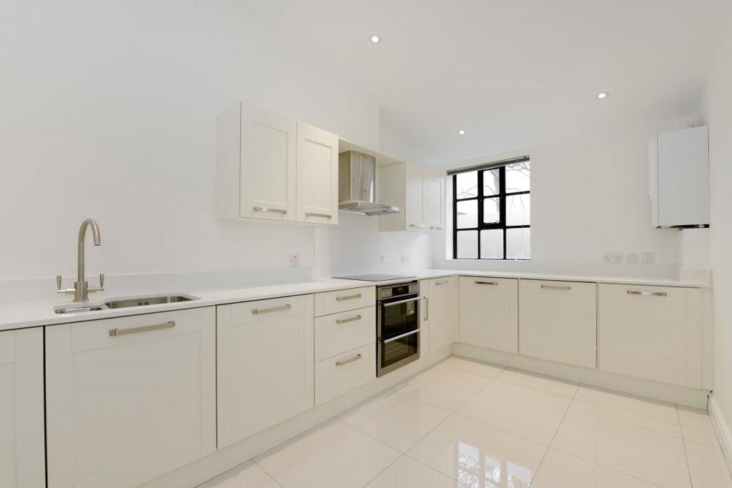 Apartment in London - View 3
