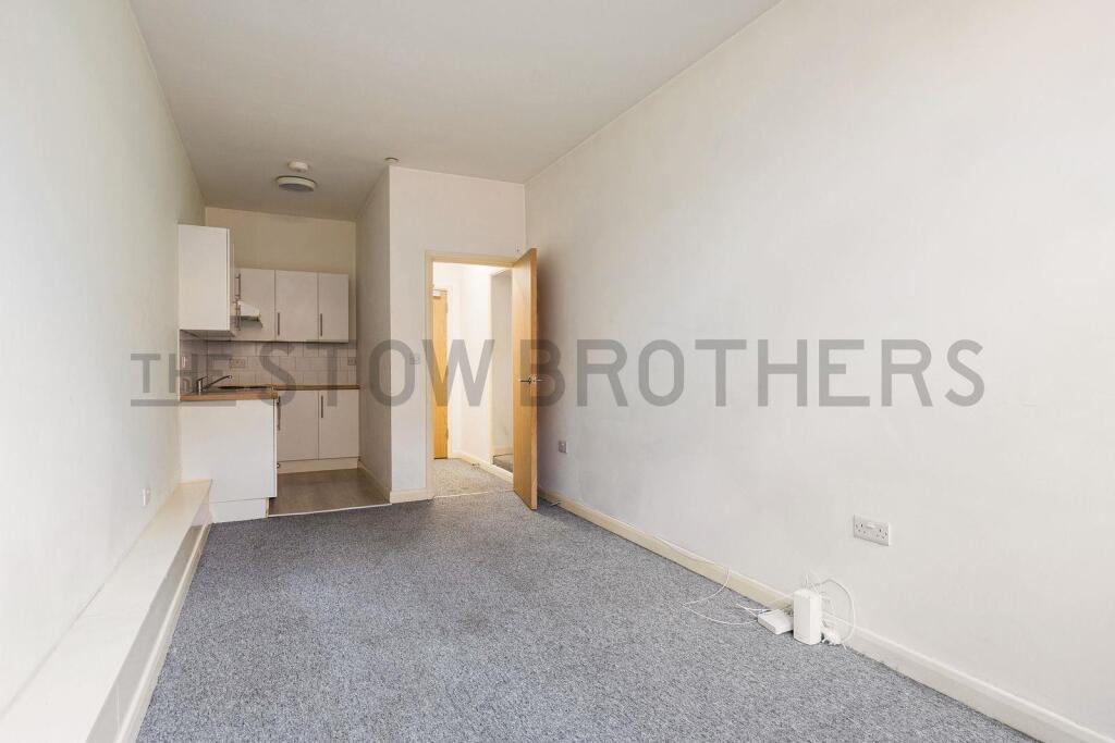 Apartment in London, Leyton - More