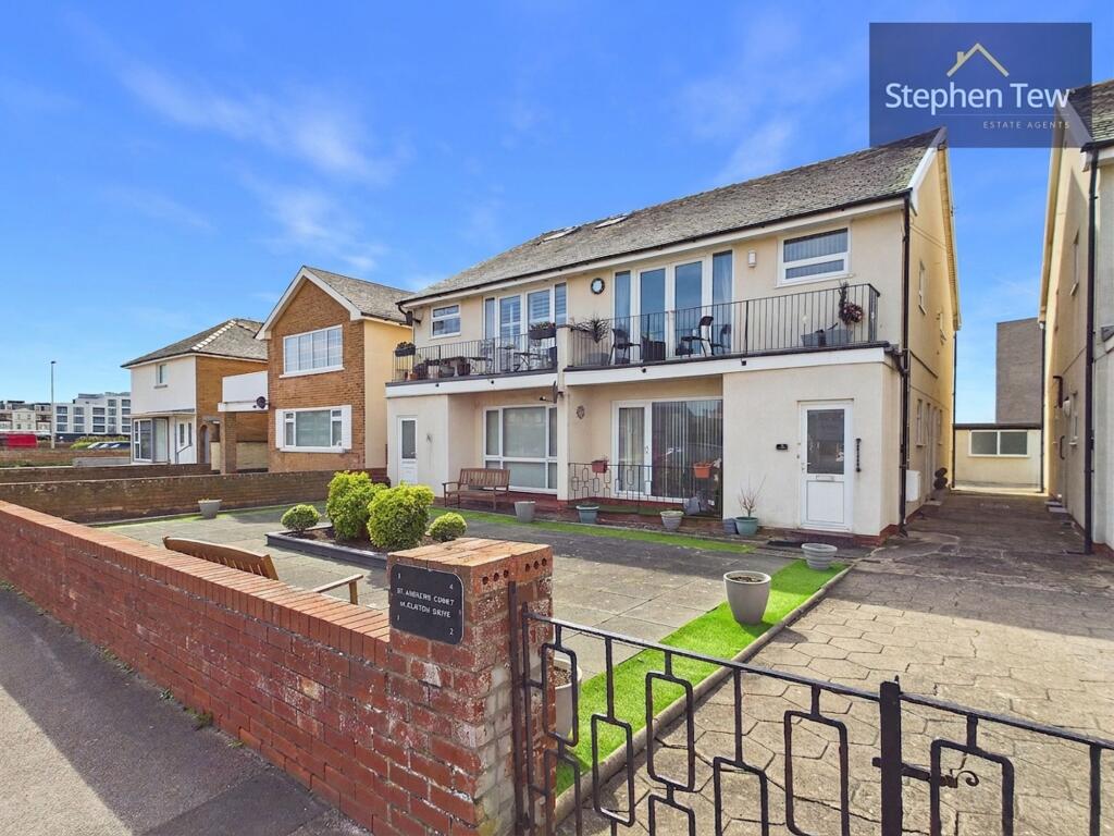 2-bed flat on St. Andrews Court, 64 Clifton Drive, FY4, £100,000
