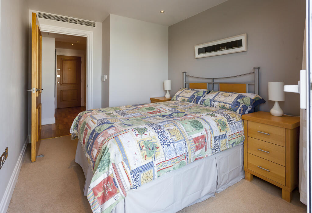 Apartment in London, Imperial Wharf, Fulham - More