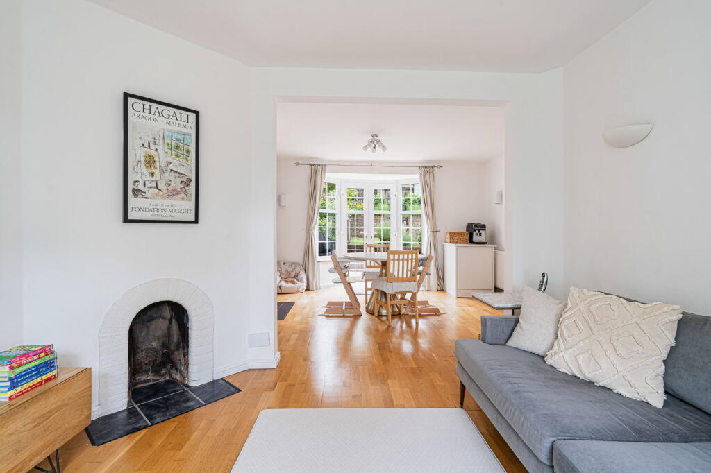 House in Guildford, Surrey - View 2