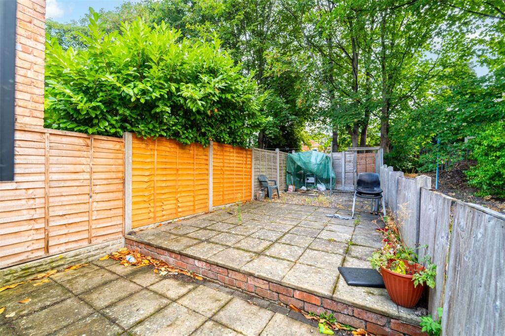 6 bedroom house for rent