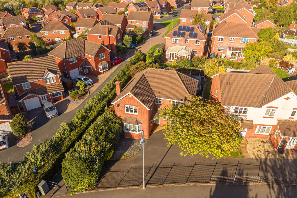 House in Worcester - View 5
