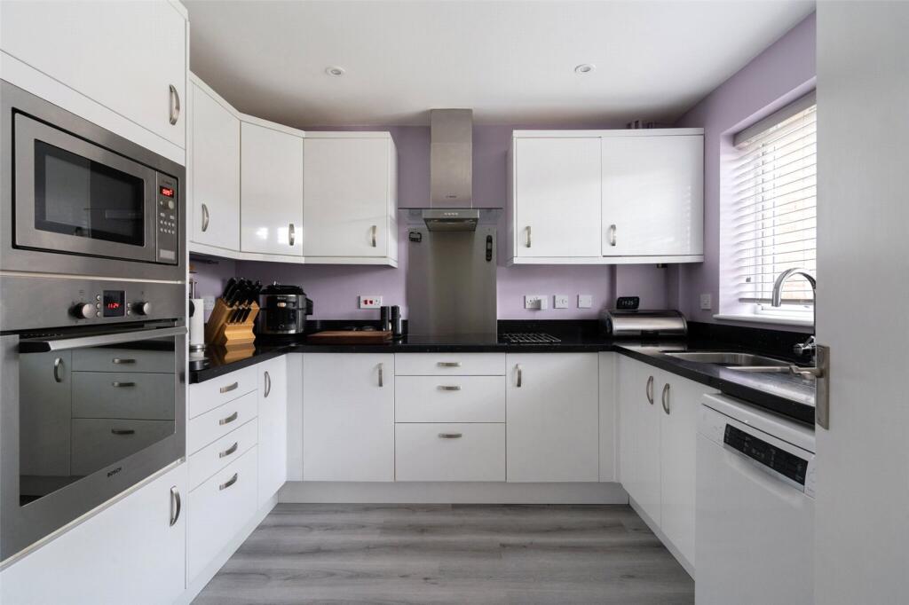House in Basingstoke and Deane, Chineham - View 3
