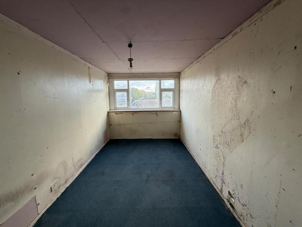 House in Bradford, Swain Green - View 5