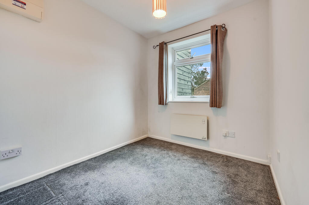 Apartment in Chelmsford, Newlands Spring - View 4