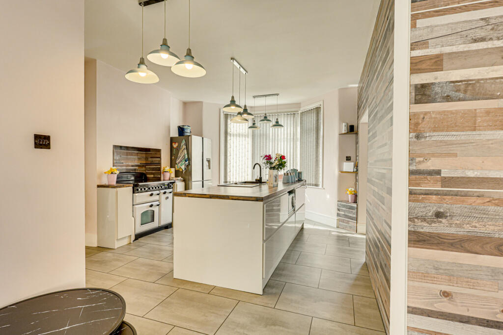 Wenham Drive, Westcliff-on-sea, SS0 photo 3