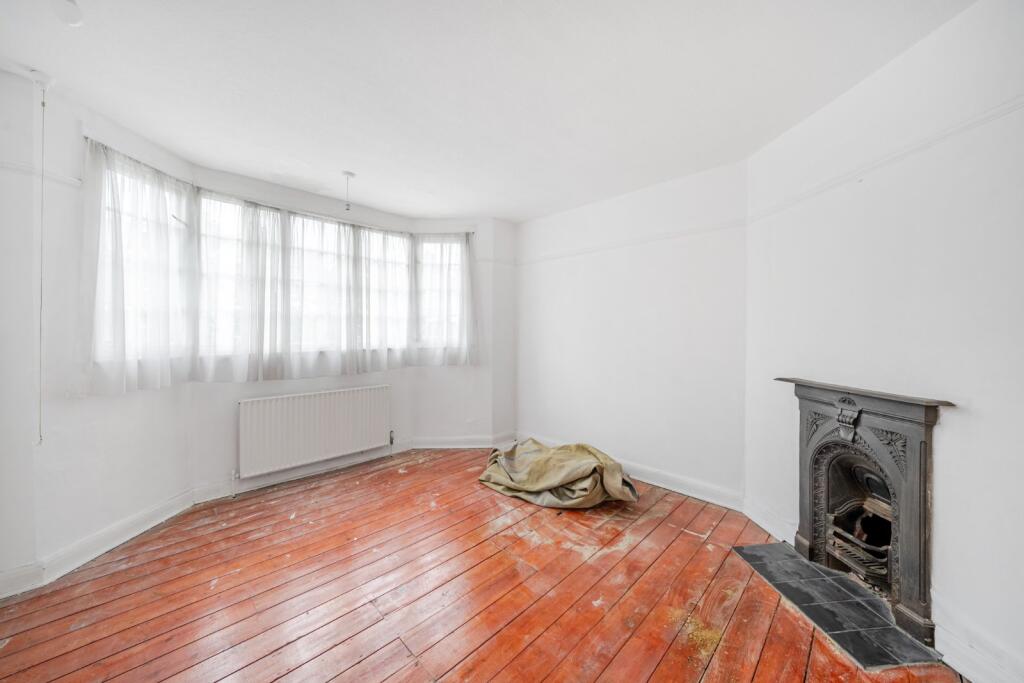 House in London, Colney Hatch - View 2