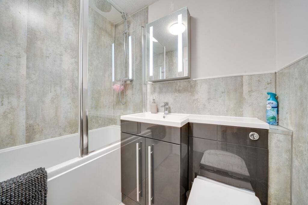 Fireclay Drive, St. Georges, TF2 photo 4