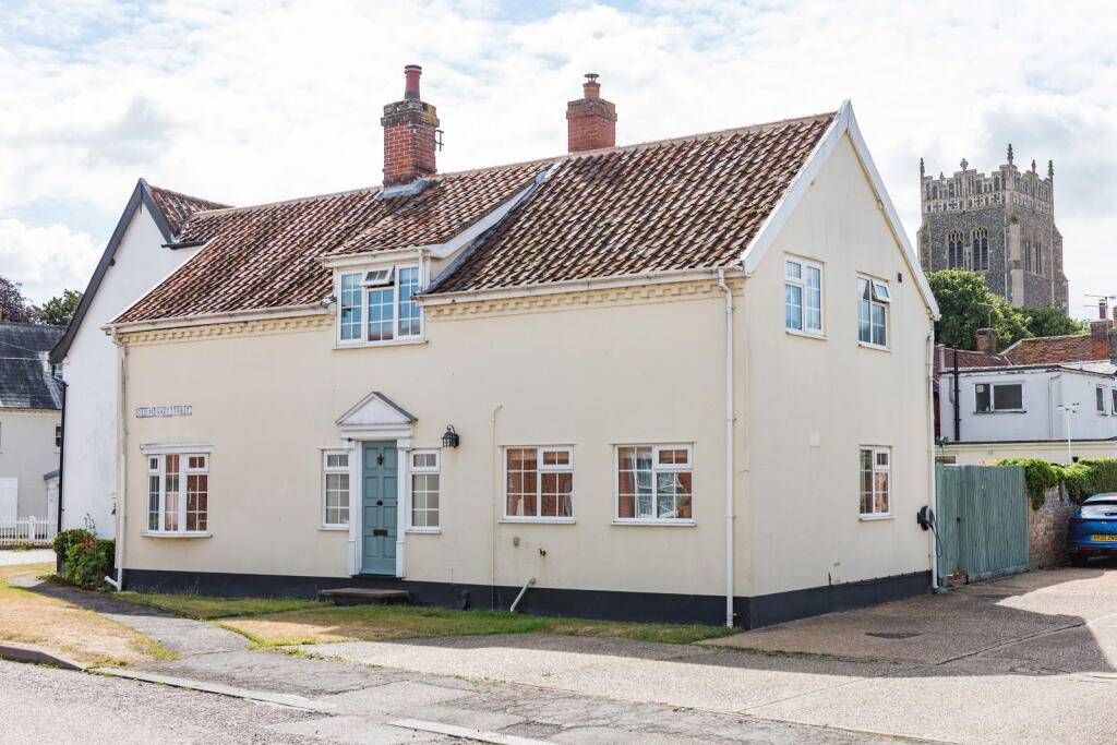 3-bed semi-detached on Stable House, Mendlesham, £350,000