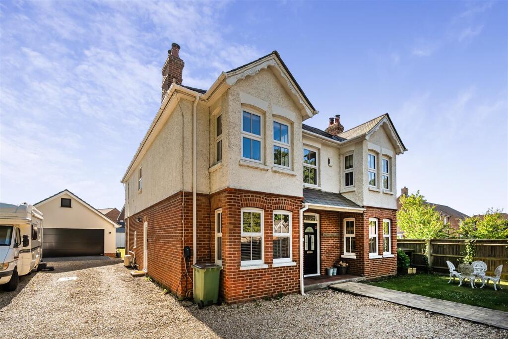 Main image of property: Brook Lane, Warsash