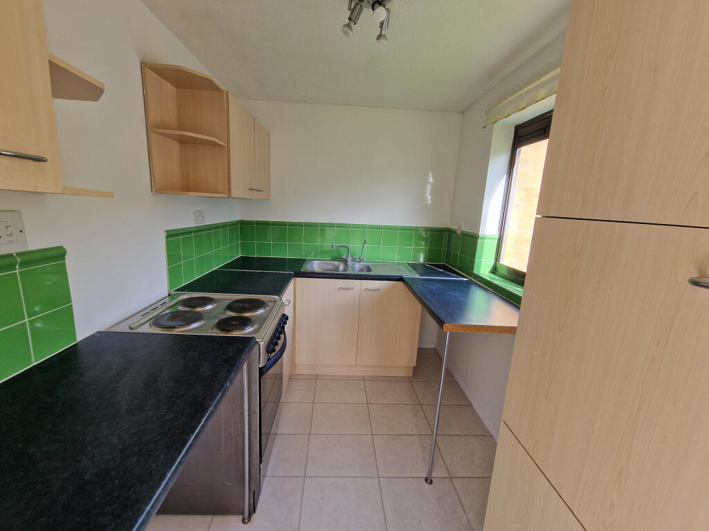 Apartment in Yeovil, Somerset - View 4