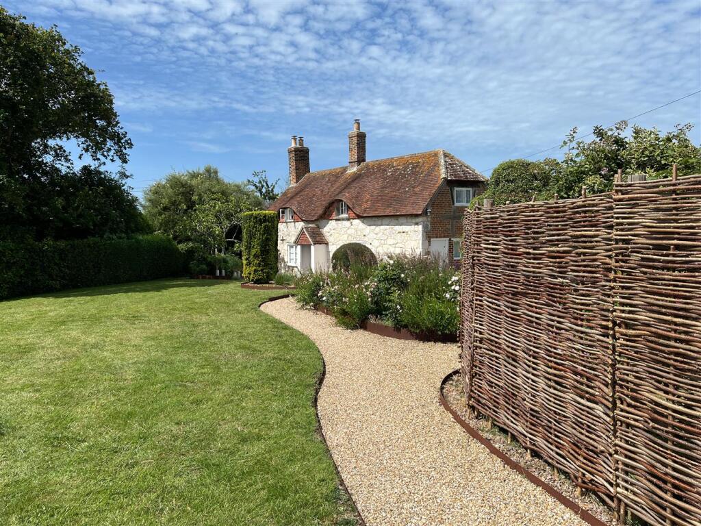House in Newport, Brighstone - View 2