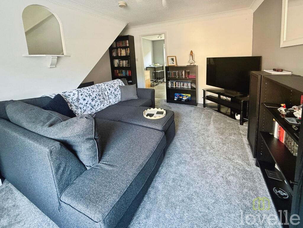 House in Lincoln - View 4