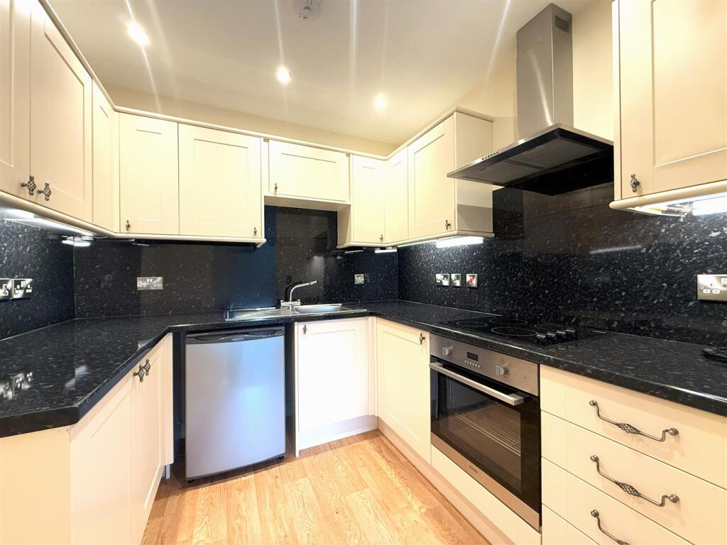 Copthorne Road, Shrewsbury photo 3