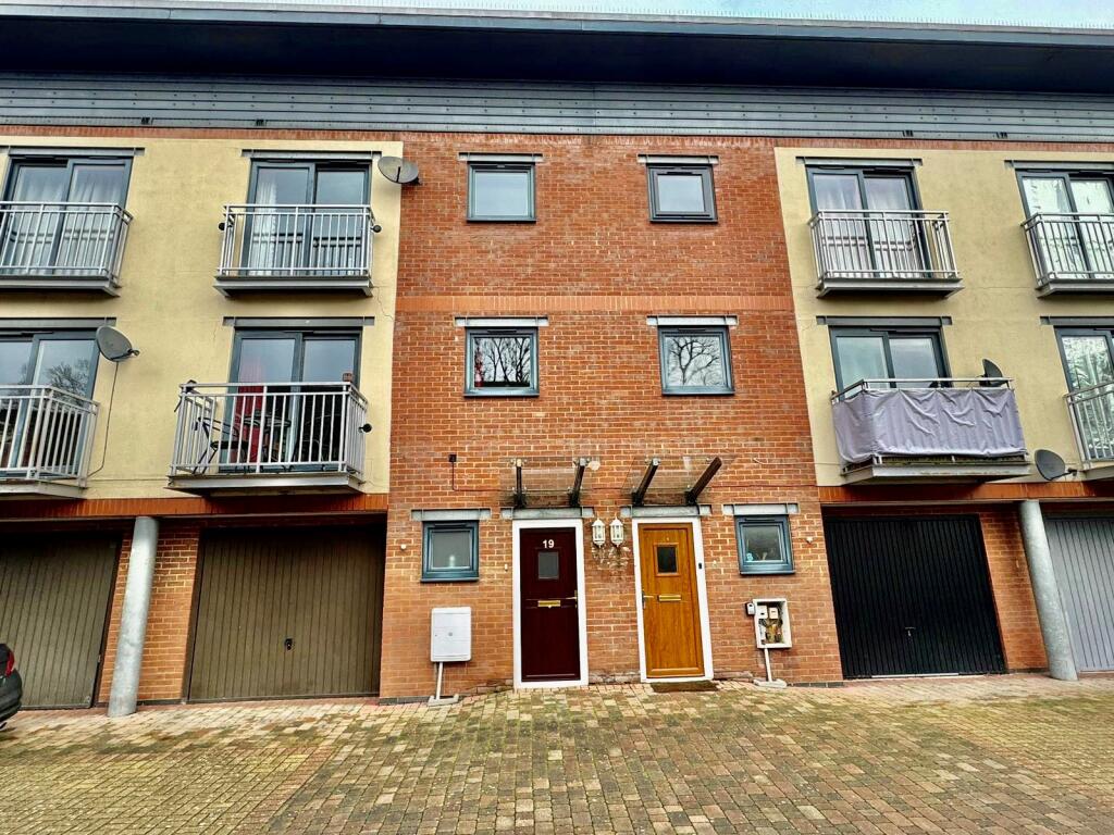 Main image of property: Merchants Court, Bedford, MK42