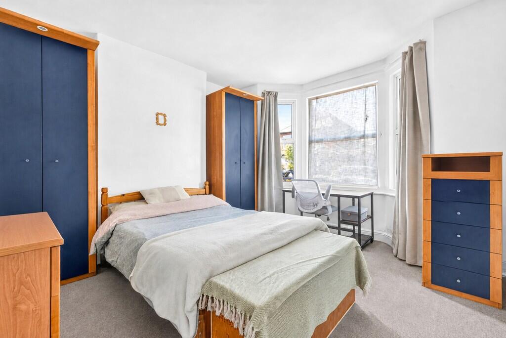 Apartment in London, Hanwell - More