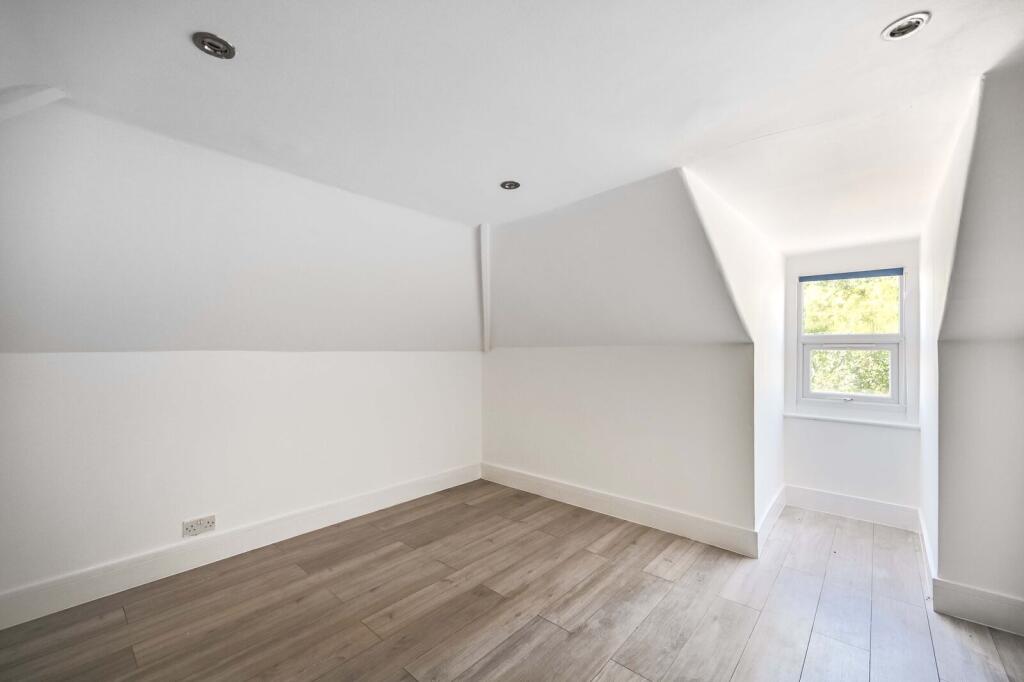 Apartment in London - View 5