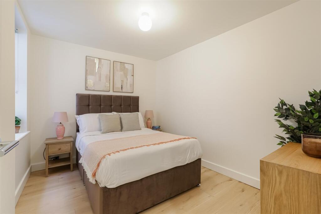Apartment in London - More