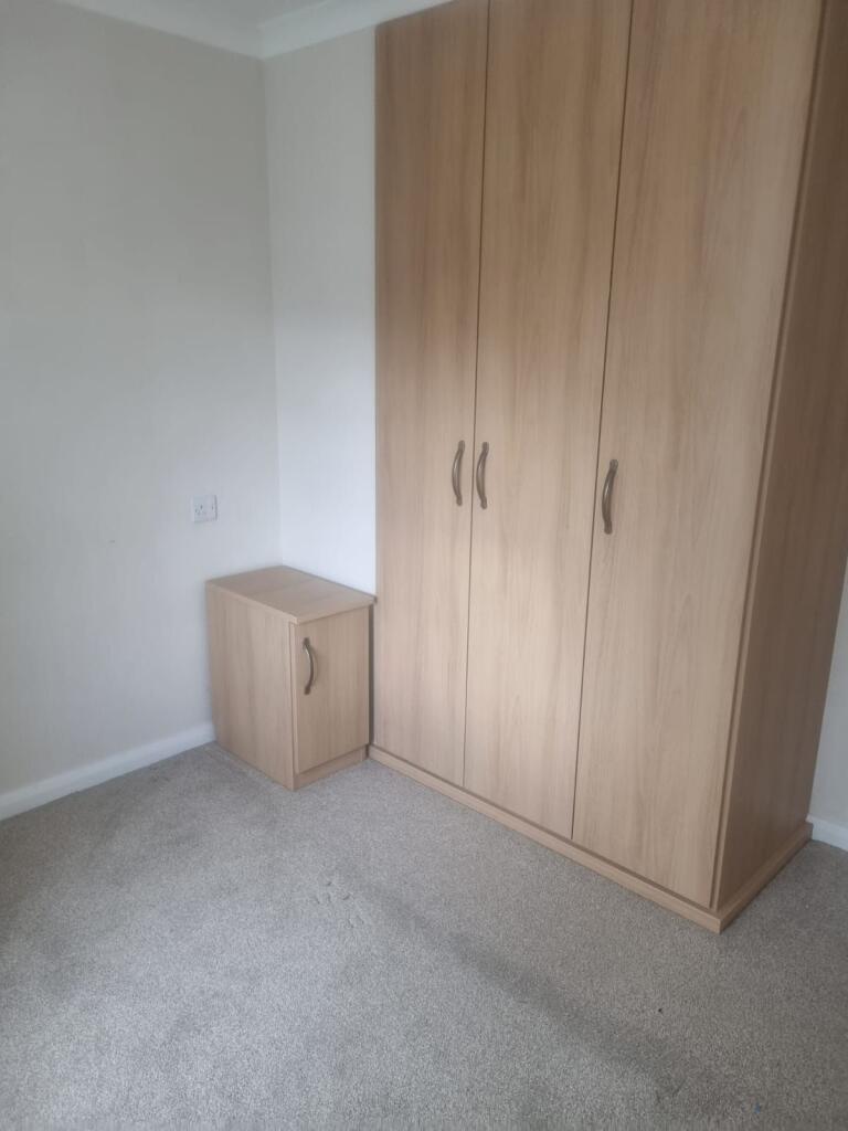 Telford, Telford and Wrekin, TF2 0DN photo 2