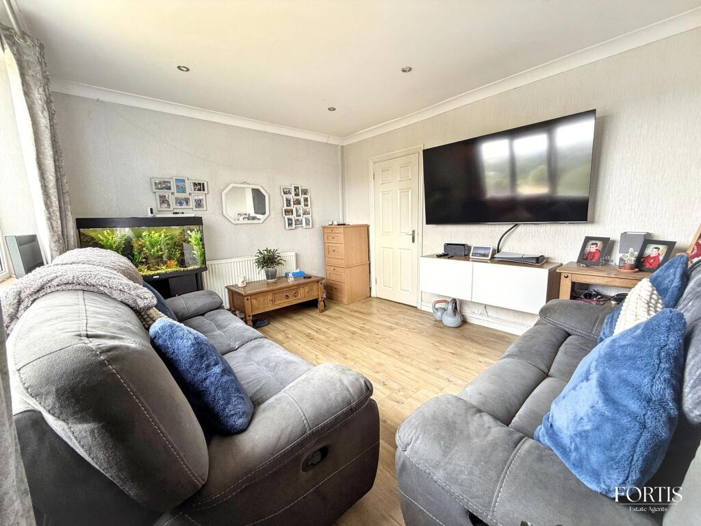House in Newport - View 3