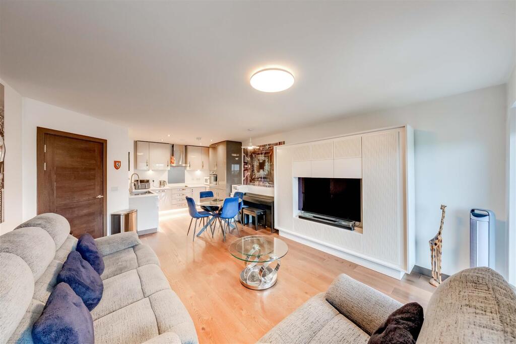 James Smith Court, Dartford photo 4