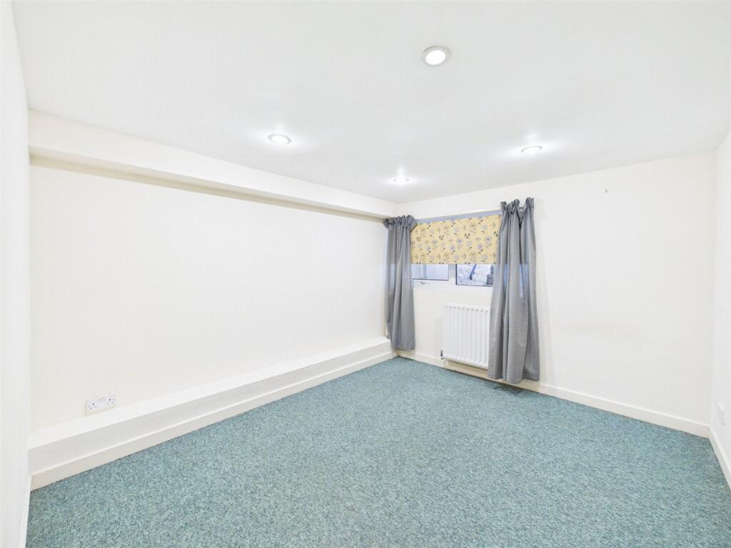 Apartment in Weston-super-Mare, North Somerset - View 3