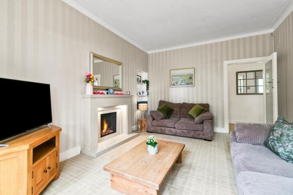 Rysland Avenue, Newton Mearns, G77 photo 4
