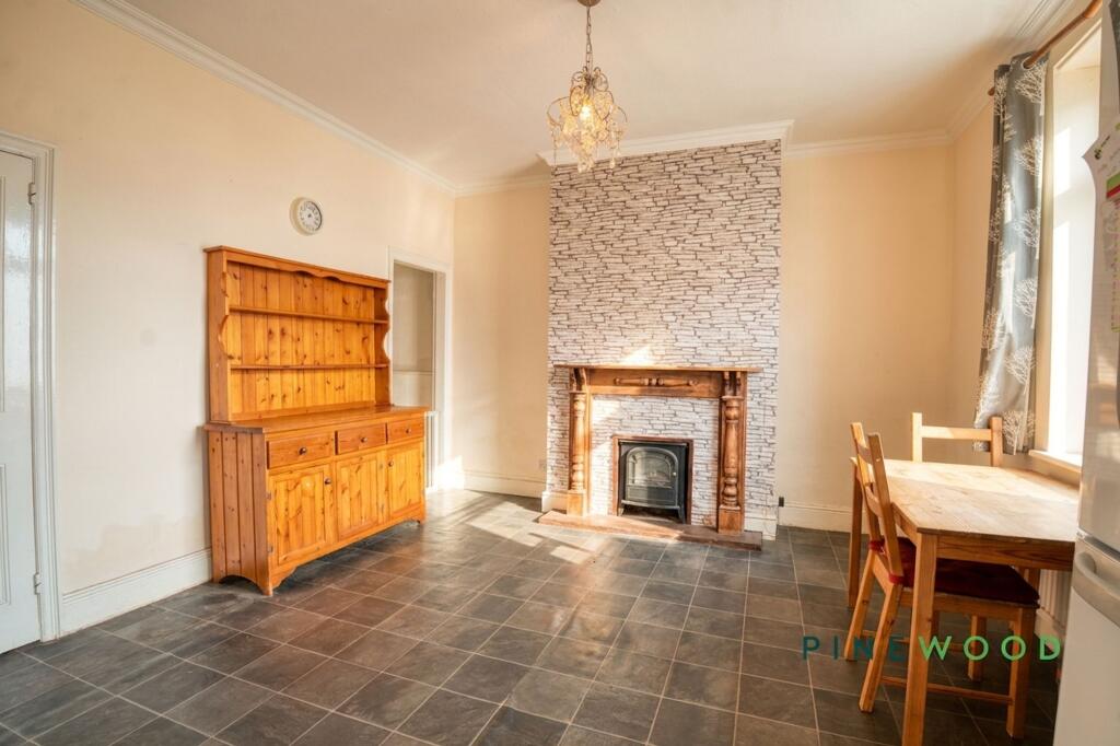 House in North East Derbyshire, Holmgate, Clay Cross - View 4