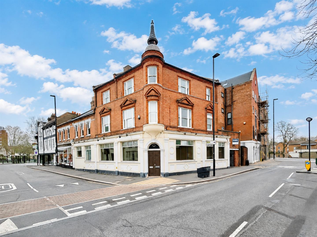 Main image of property: Upper Square, Isleworth, TW7